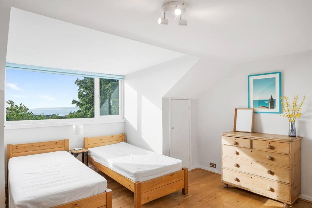 Manacles - Spacious Flat Near Beach With Sea Views & Parking 法尔茅斯 外观 照片