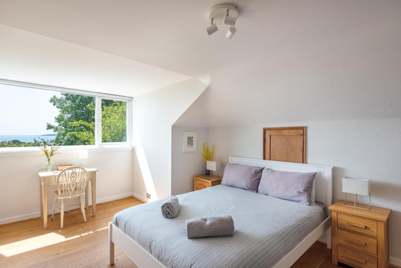 Manacles - Spacious Flat Near Beach With Sea Views & Parking 法尔茅斯 外观 照片