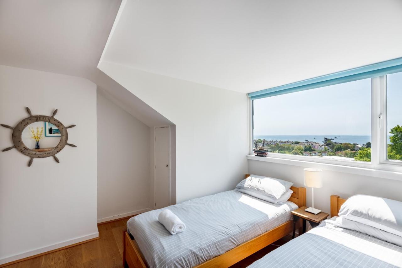 Manacles - Spacious Flat Near Beach With Sea Views & Parking 法尔茅斯 外观 照片
