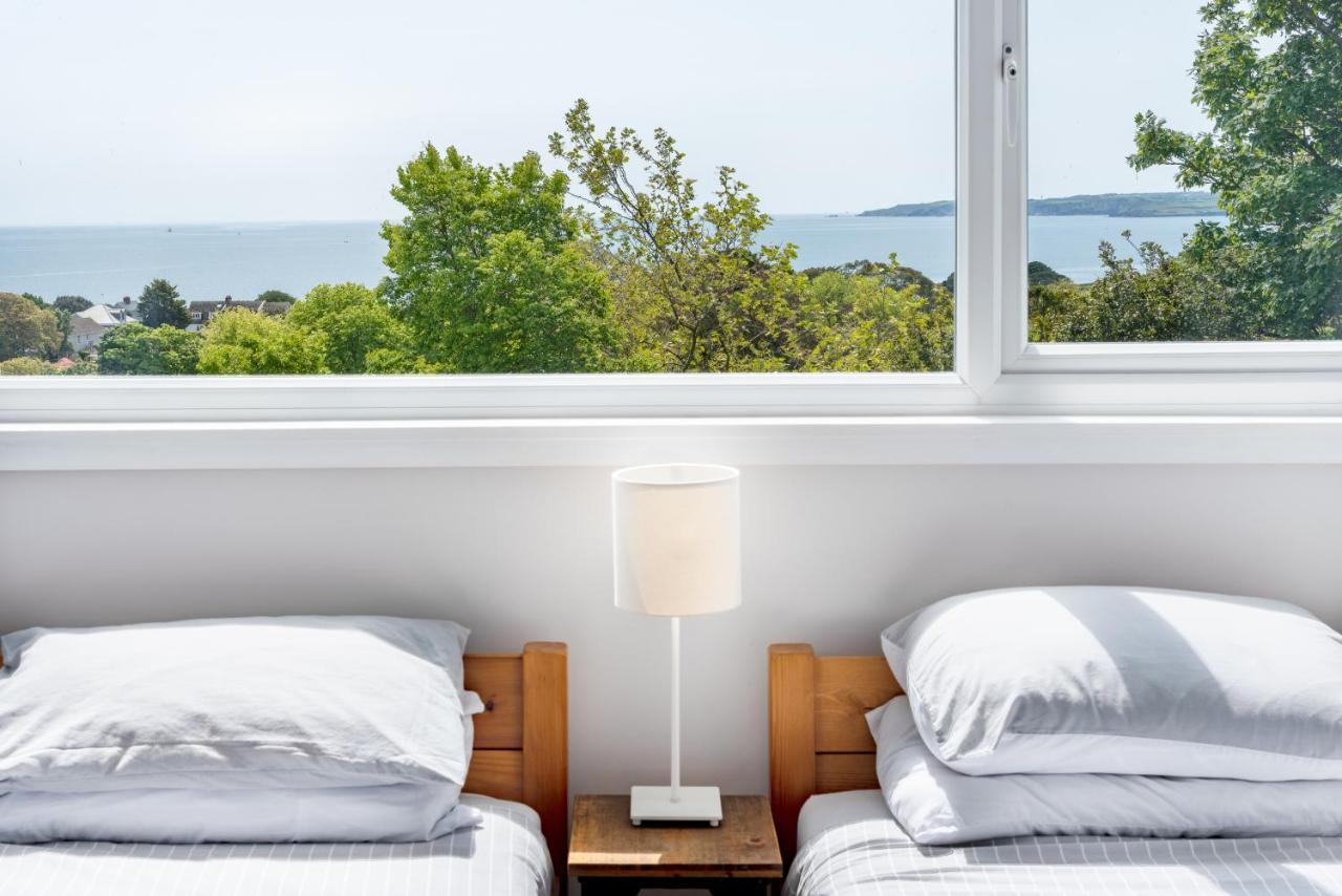 Manacles - Spacious Flat Near Beach With Sea Views & Parking 法尔茅斯 外观 照片